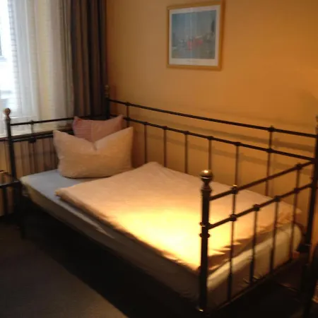 Konukevi Columbus Am Kurfurstendamm 2*